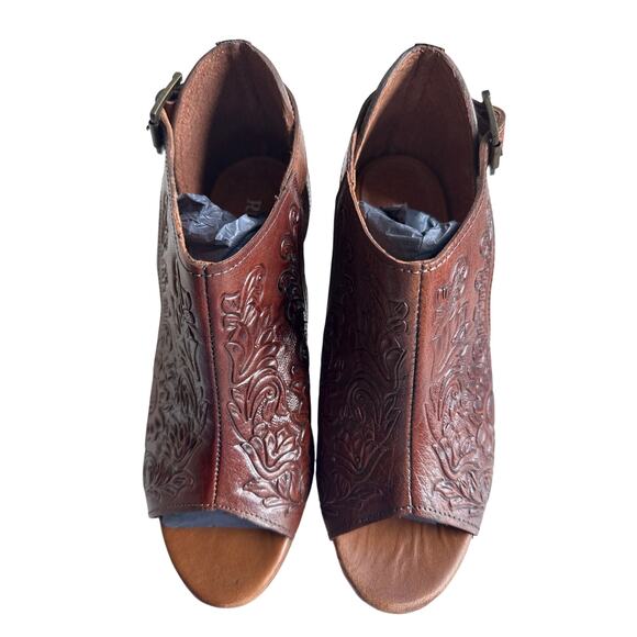 Roper Mika Mule Heels Floral Tooled Tan Leather Women's 8 Open Toe Buckle Close - Picture 7 of 12